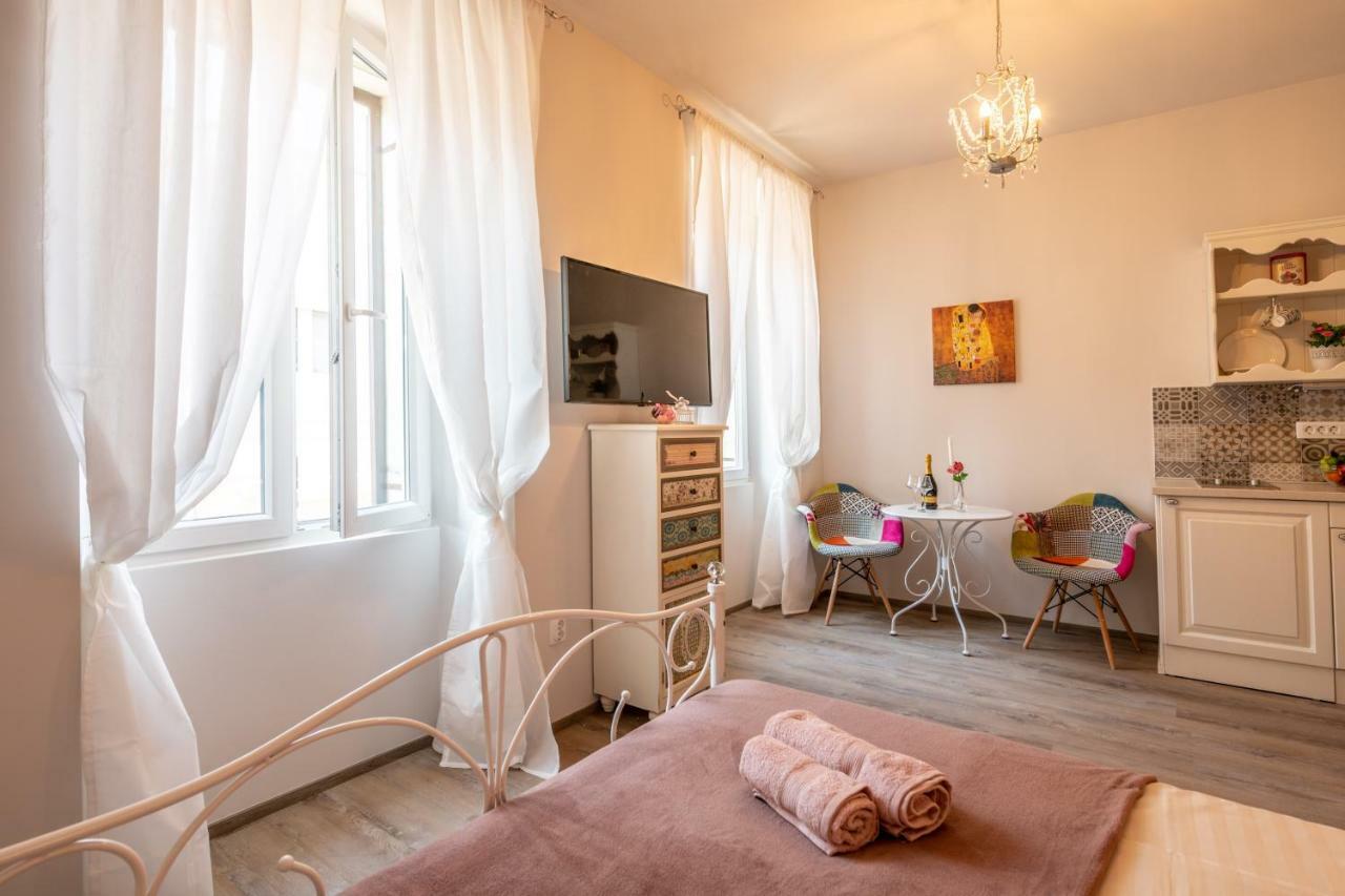PUY Old City Romantic Studios 3 מראה חיצוני תמונה