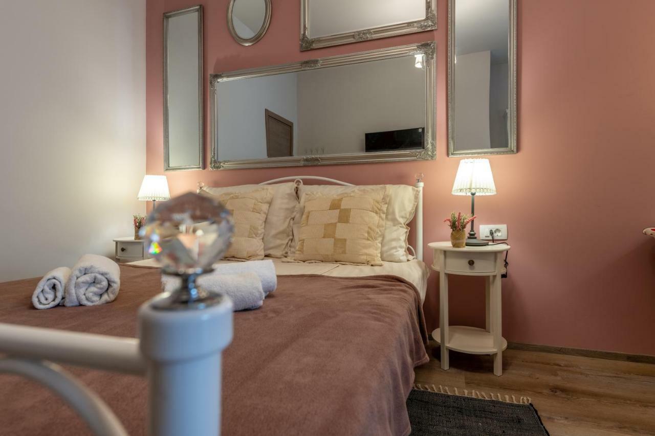PUY Old City Romantic Studios 3 מראה חיצוני תמונה